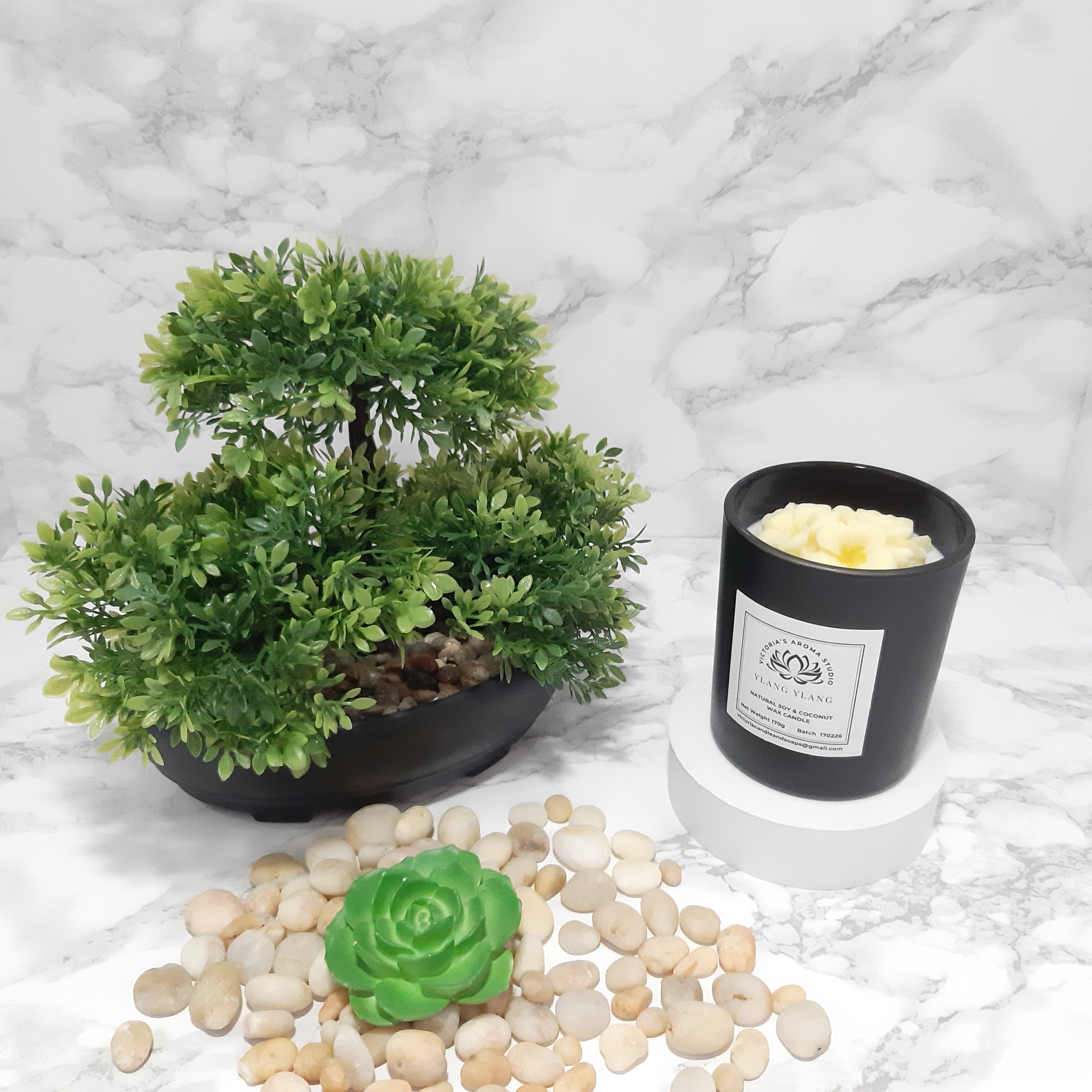 170g Scented Candle with Embed Flower